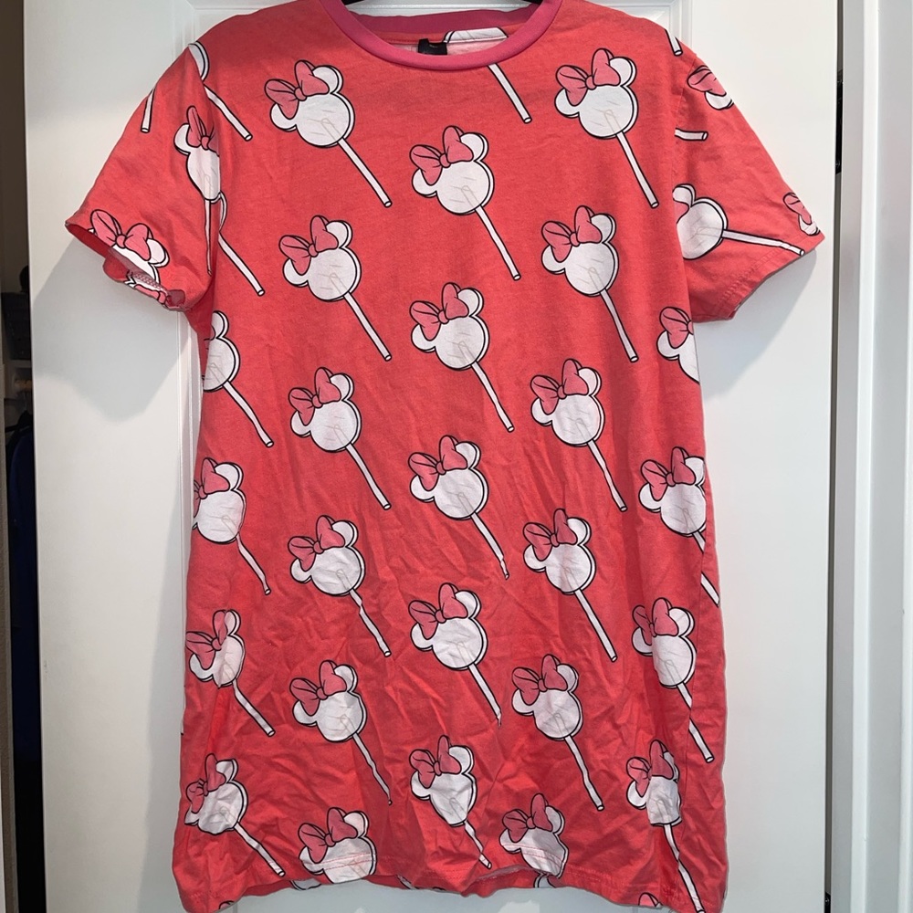 Disney shirt pink with Minnie shaped ice cream women’s XL good condition